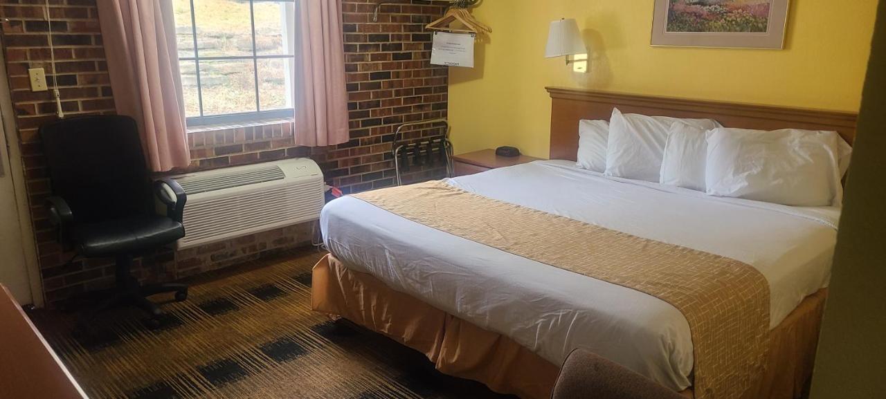 Travelodge By Wyndham Airport Platte City Екстериор снимка