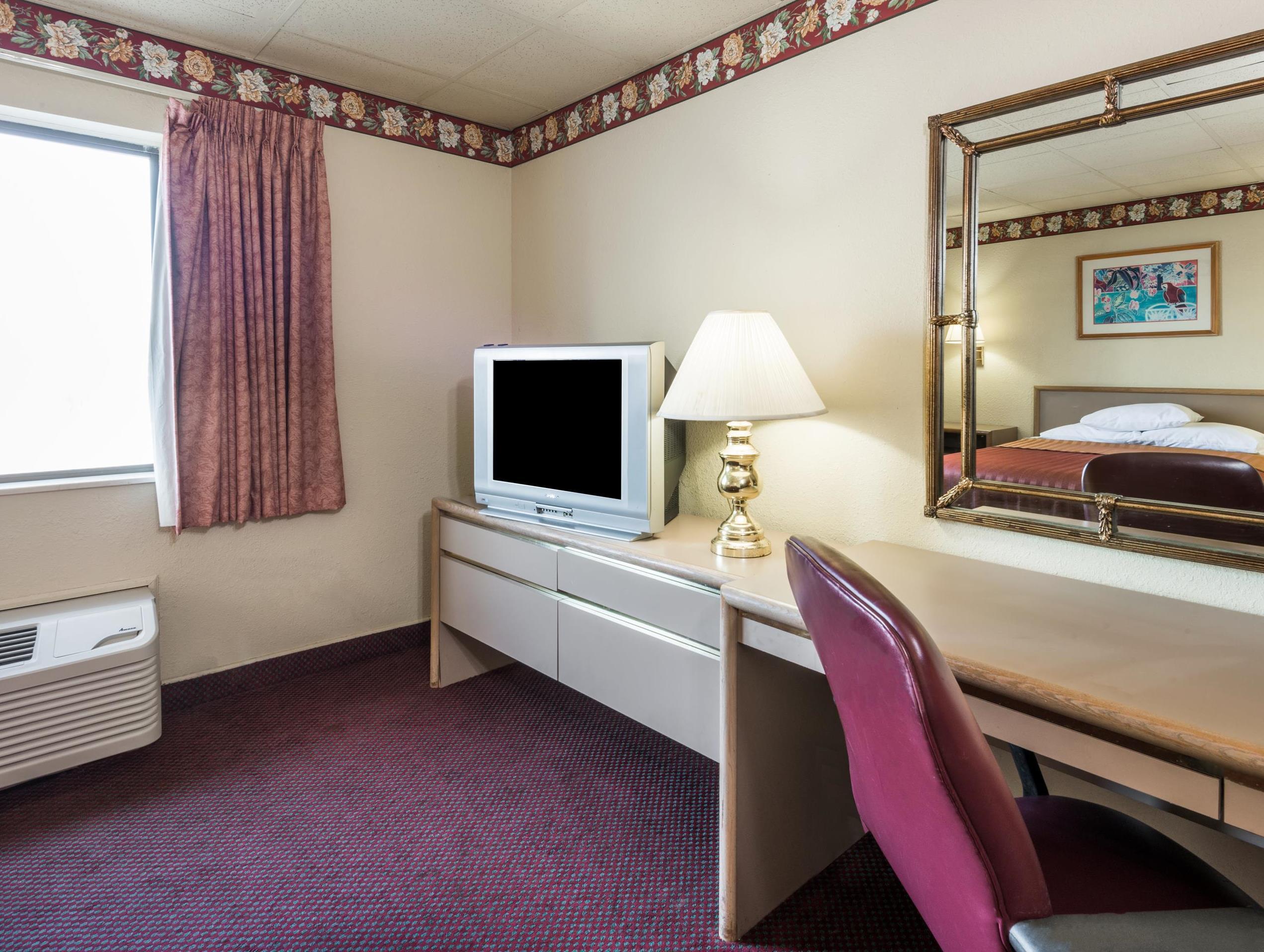 Travelodge By Wyndham Airport Platte City Екстериор снимка
